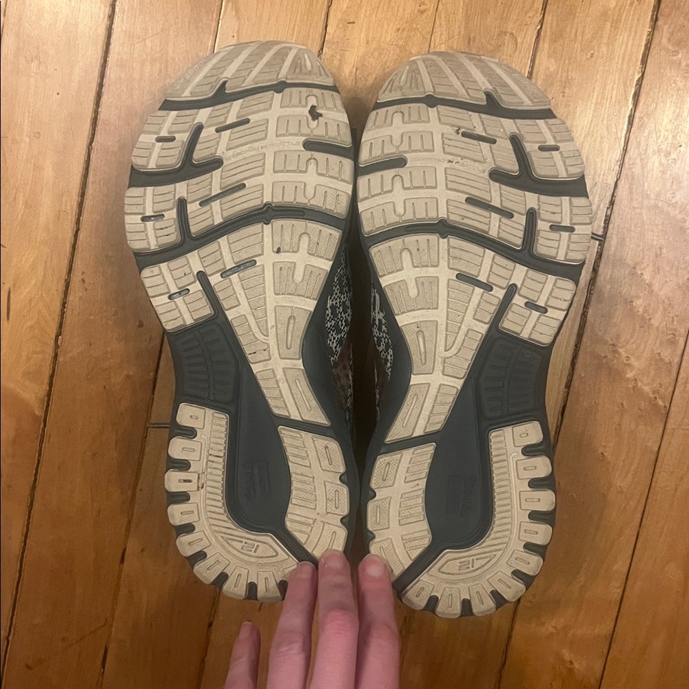 Brooks Women's Adrenaline GTS 21, size 9.5 - Picture 7 of 8